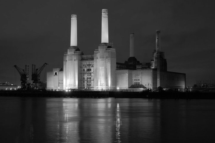 Gigante abbandonato (Battersea Power Station).jpg